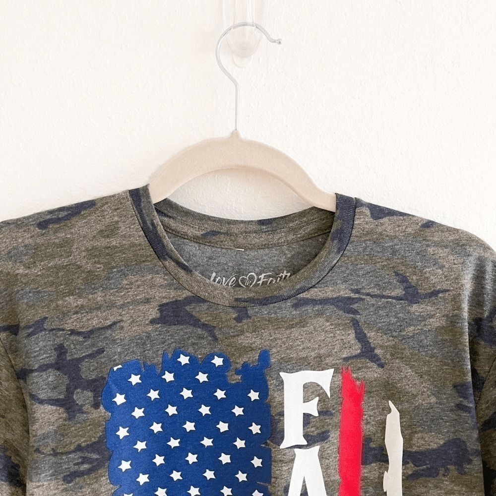 LOVE IN FAITH Tee Shirt With Flag Size Small Woman’s T-Shirt NWOT - Picture 3 of 9